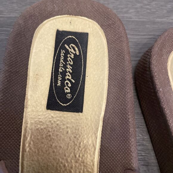 Ladies Grandco Sandals Jeweled Leopard Flip Flops Wedge size 8 EUC - Picture 4 of 12